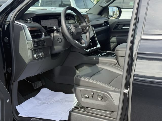Used 2026 GMC Yukon Denali w/ Sun & Power Step Package AWD/4WD image 13