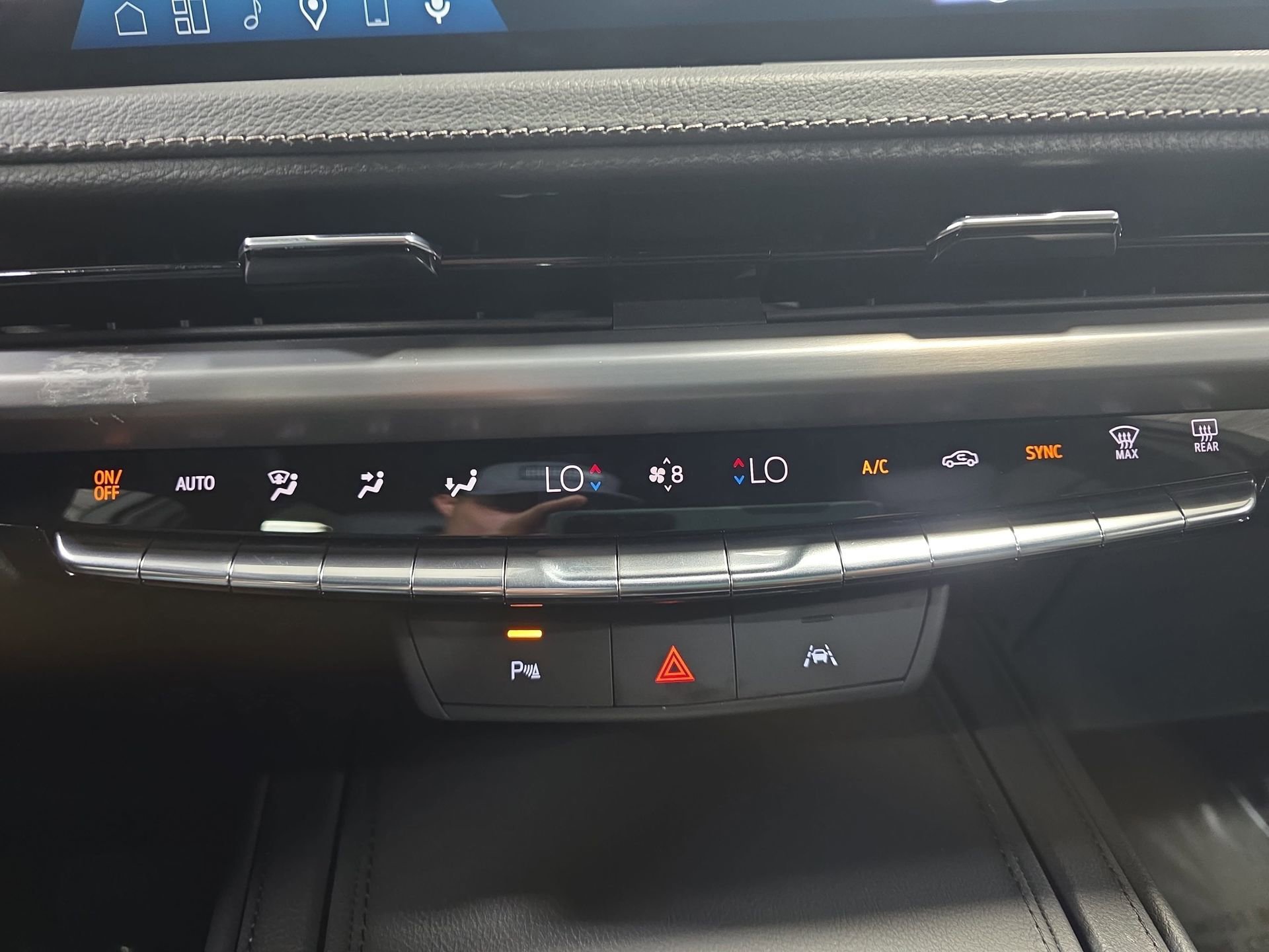 Used 2025 Cadillac XT4 Premium Luxury FWD image 24