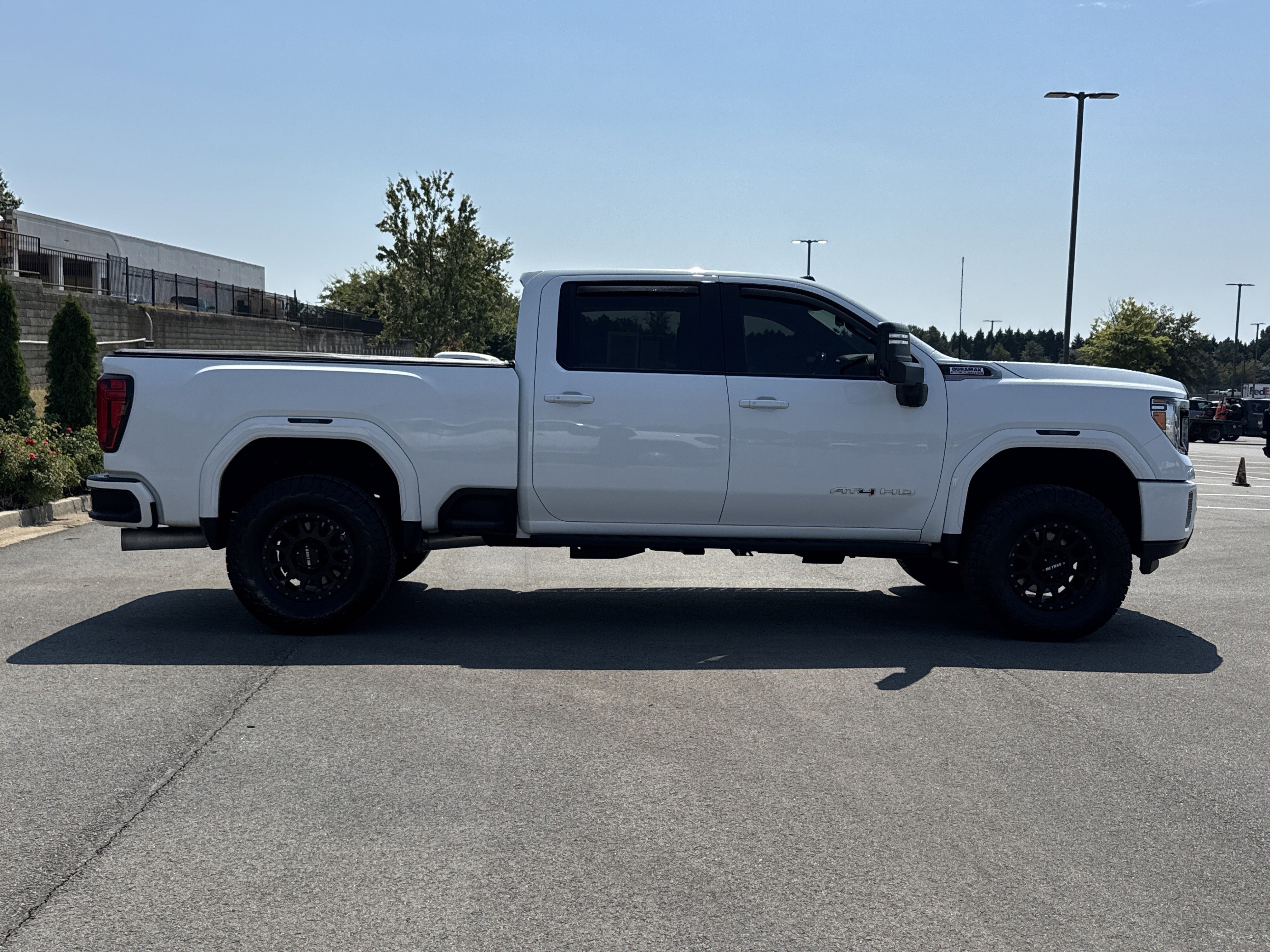 Used 2021 GMC Sierra 2500 AT4 w/ AT4 Premium Plus Package image 11