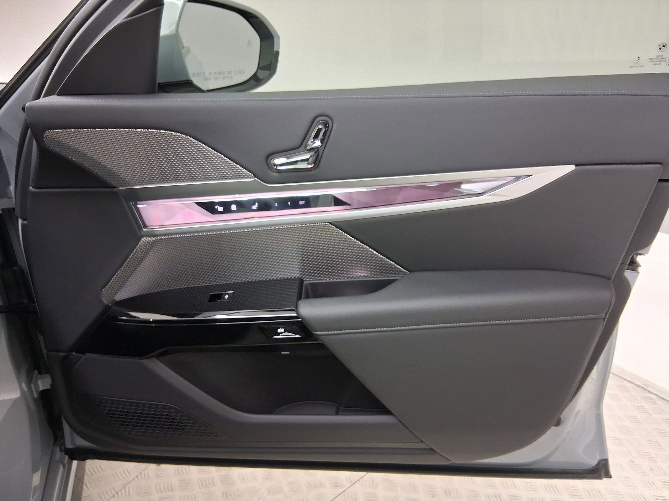 New 2026 BMW 740i w/ Premium Package image 27