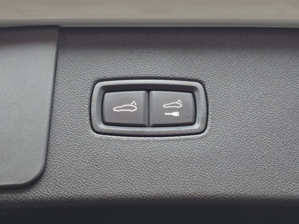 Used 2023 Porsche Cayenne GTS image 16