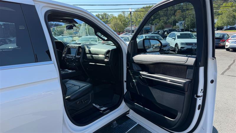 Used 2019 Ford Expedition Limited w/ Special Edition Package AWD/4WD image 19