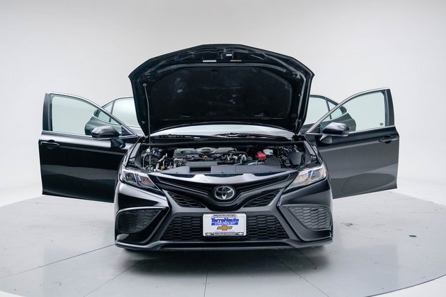 Used 2023 Toyota Camry SE image 14