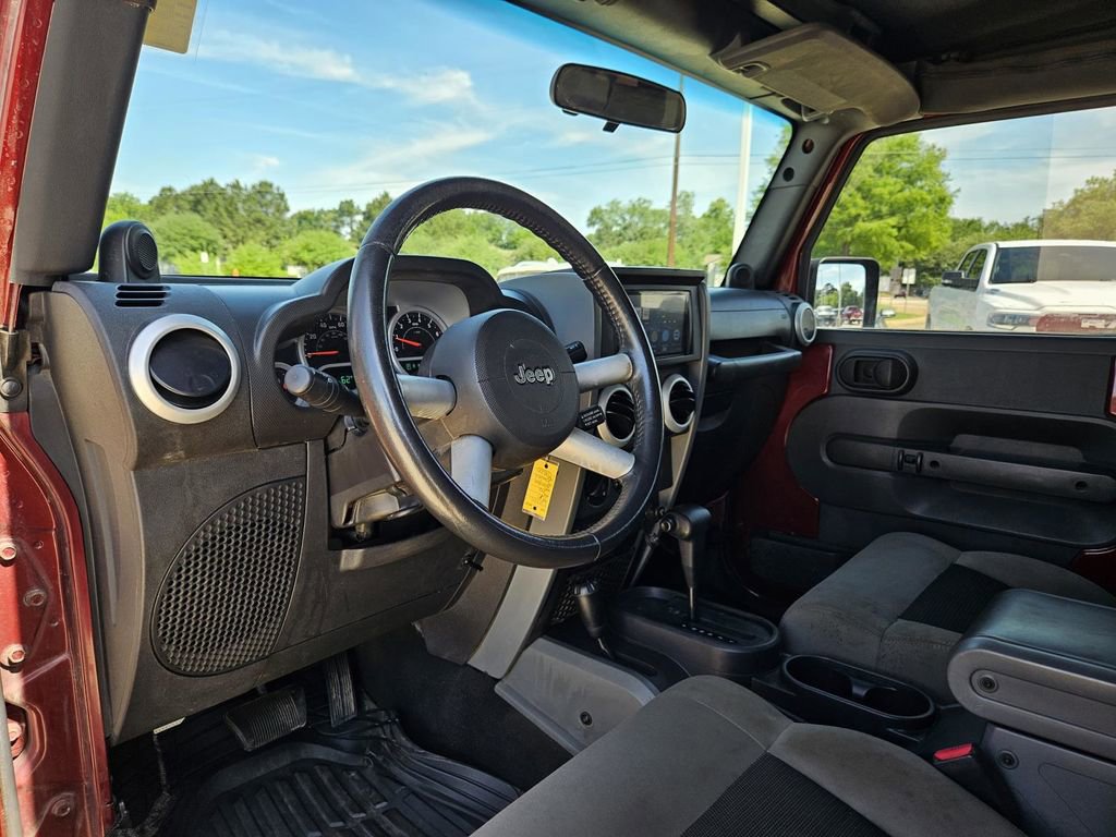 Used 2010 Jeep Wrangler Unlimited Sahara w/ Dual Top Group AWD/4WD image 13