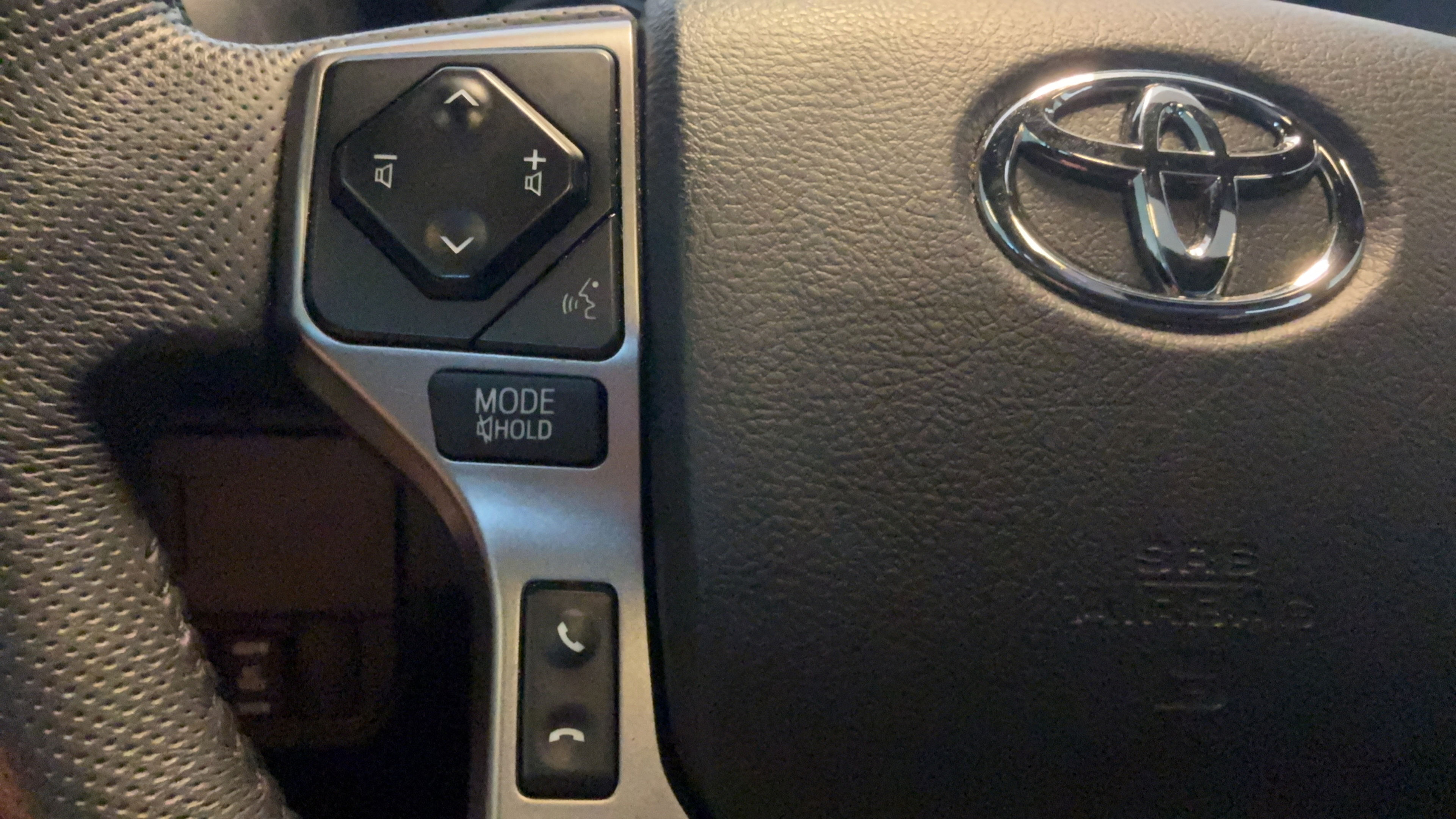 Used 2022 Toyota Tacoma Limited AWD/4WD image 13
