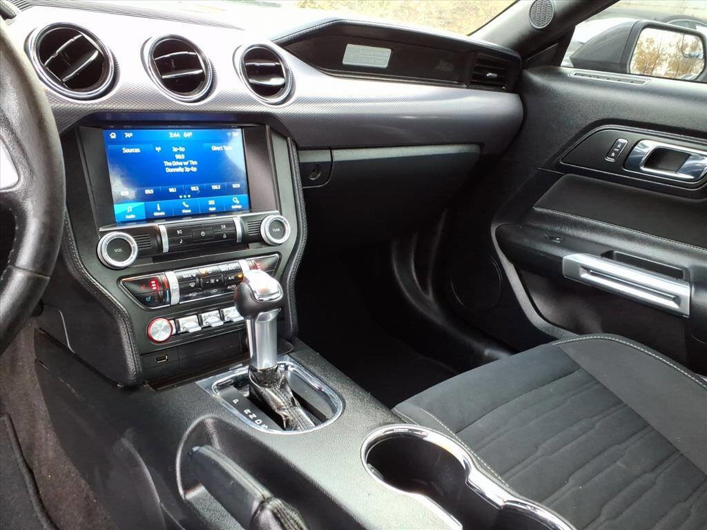 Used 2017 Ford Mustang Coupe image 12