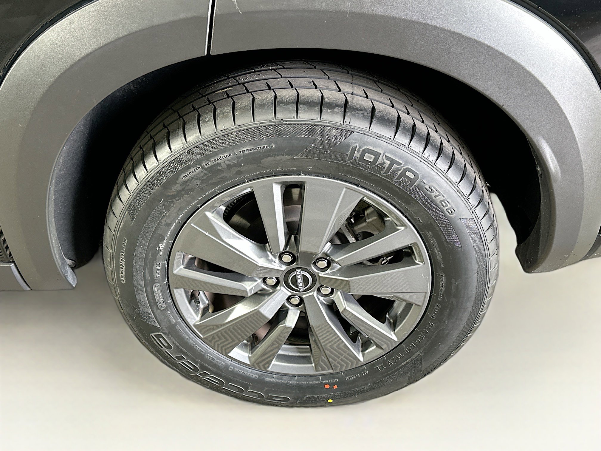 Used 2024 Nissan Pathfinder SV image 11