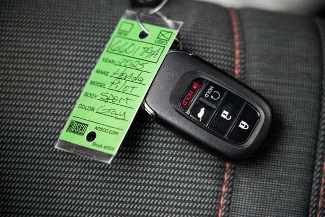 Certified 2025 Honda Pilot Sport image 5