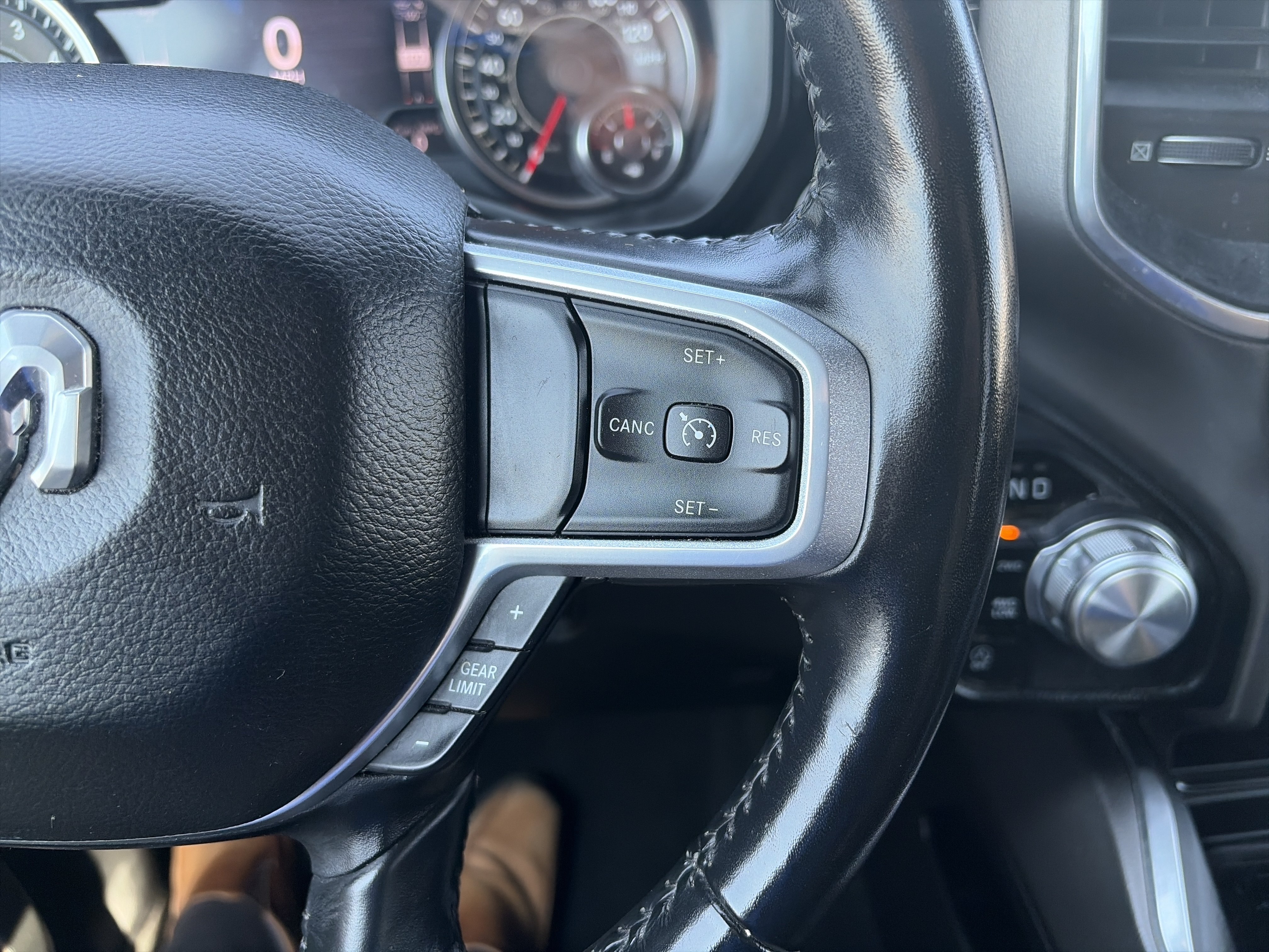 Used 2020 RAM 1500 Laramie AWD/4WD image 22