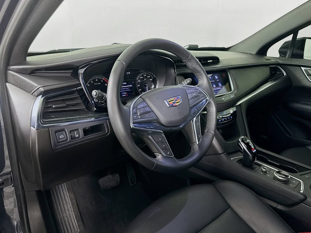 Used 2021 Cadillac XT5 Premium Luxury w/ LPO, Floor Liner Package FWD image 9