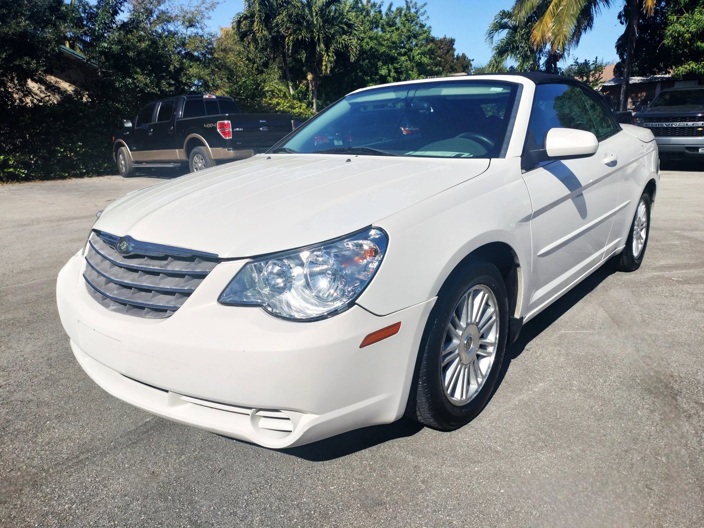 Used 2008 Chrysler Sebring Touring image 3