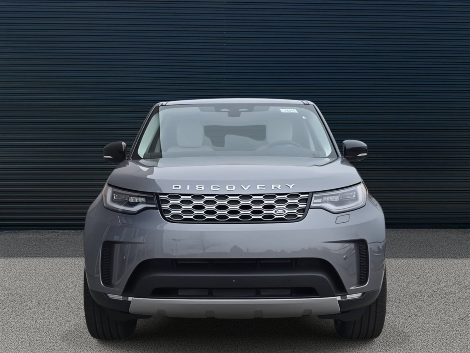 Certified 2025 Land Rover Discovery S AWD/4WD image 2