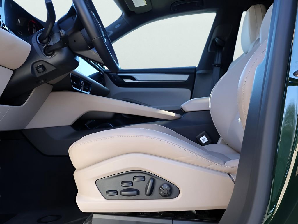 Certified 2024 Porsche Macan Turbo Electric image 37