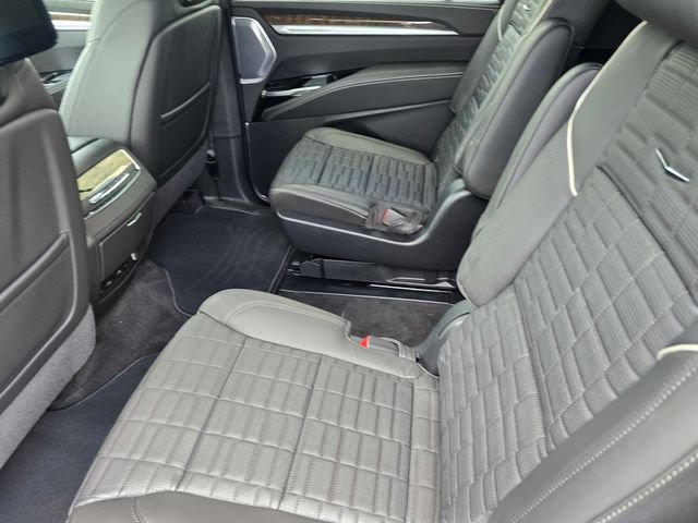 New 2026 Cadillac Escalade ESV Platinum Luxury AWD/4WD image 13