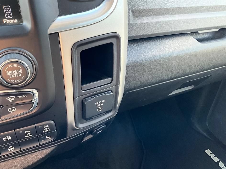 Used 2017 RAM 2500 SLT w/ Black Appearance Group AWD/4WD image 27