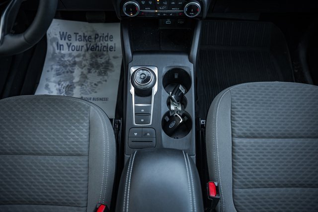 Used 2022 Ford Escape SE w/ SE Sport Appearance Package image 31