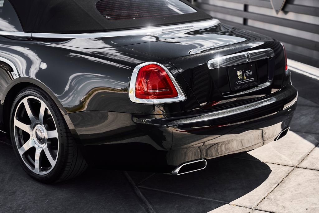 Used 2018 Rolls-Royce Dawn RWD image 10
