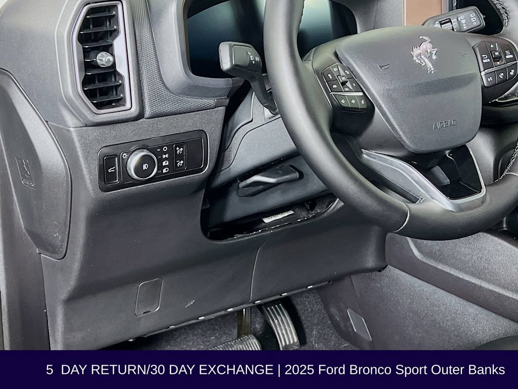 Used 2025 Ford Bronco Sport Outer Banks AWD/4WD image 12