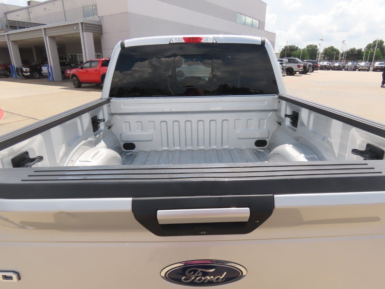 Used 2017 Ford F150 XLT w/ Equipment Group 302A Luxury RWD image 14
