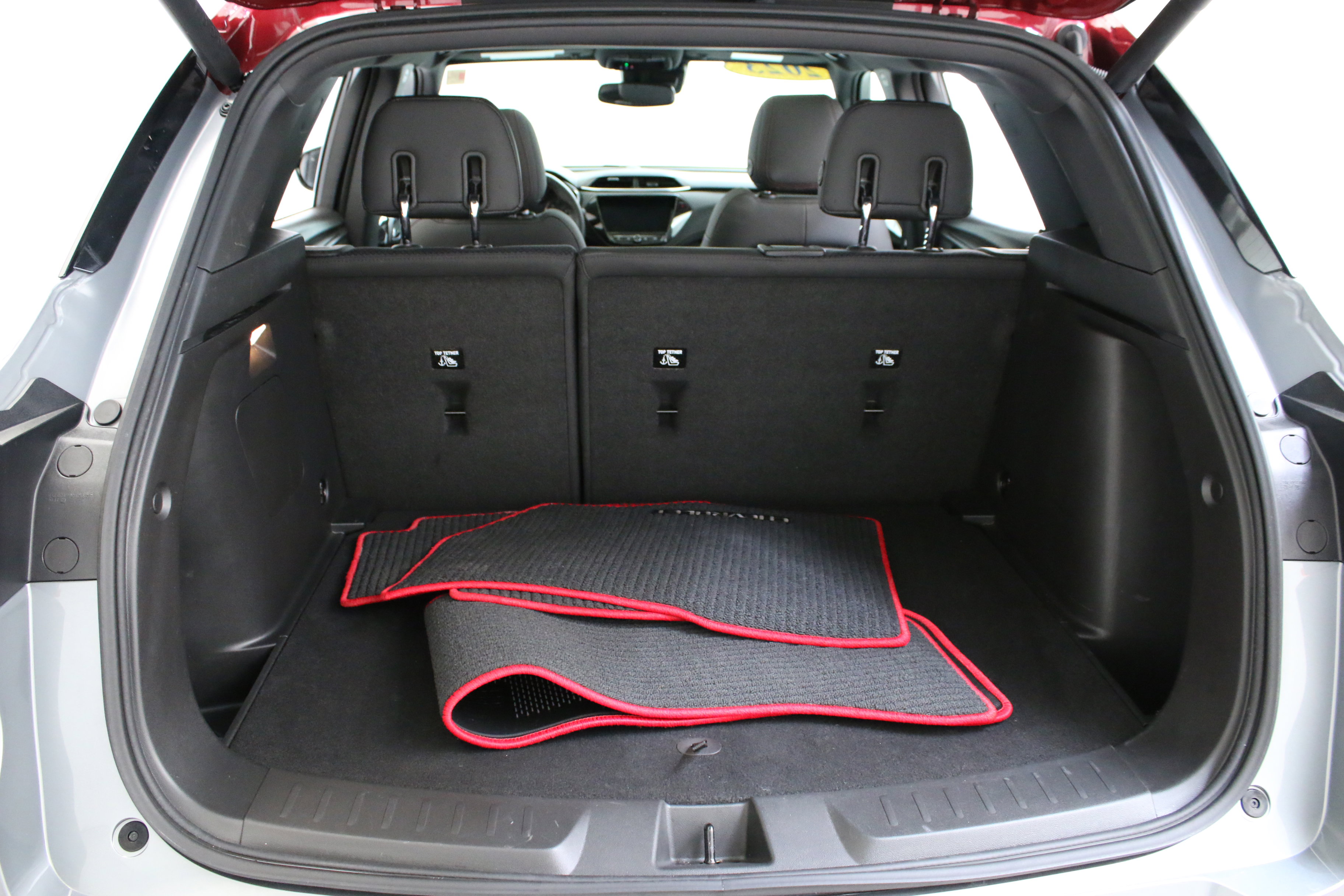 Used 2023 Chevrolet TrailBlazer RS w/ Sun and Liftgate Package image 29