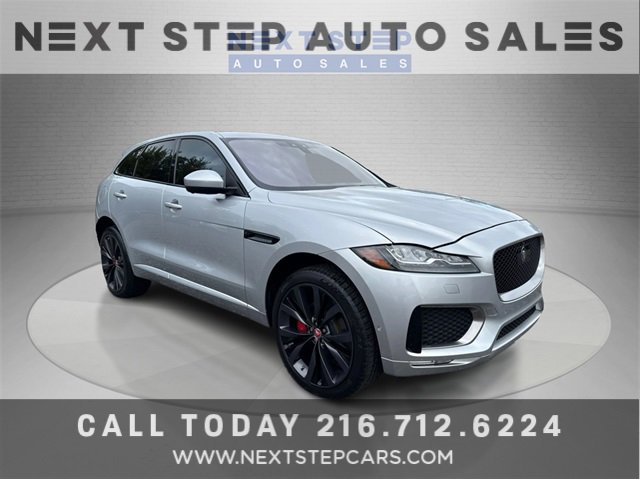 Used 2017 Jaguar F-PACE First Edition image 1