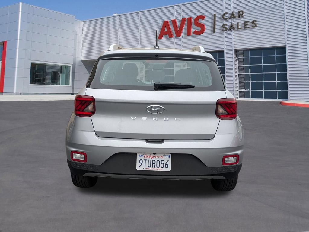 Used 2025 Hyundai Venue SEL FWD image 5