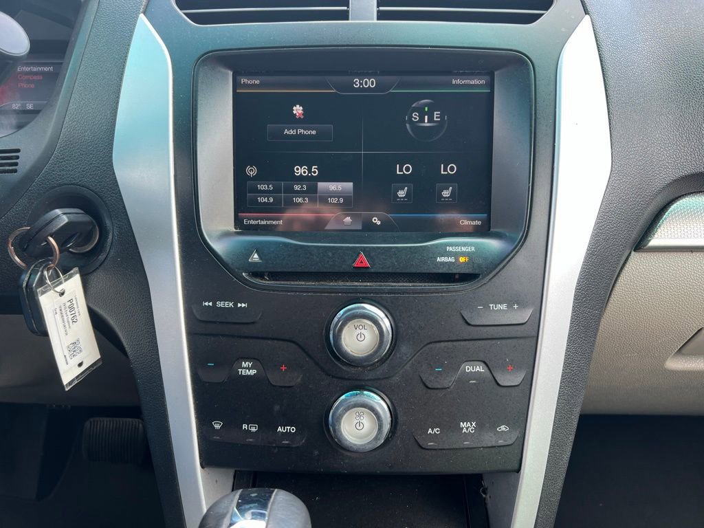 Used 2015 Ford Explorer XLT w/ Equipment Group 202A AWD/4WD image 26