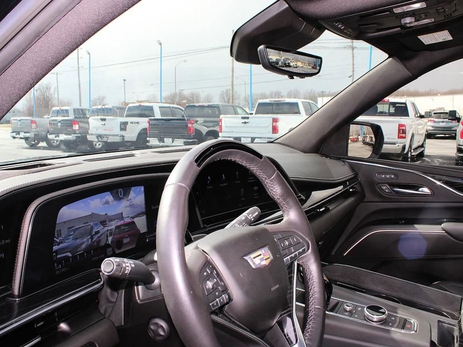 Used 2024 Cadillac Escalade Sport w/ LPO, ONYX Package image 42