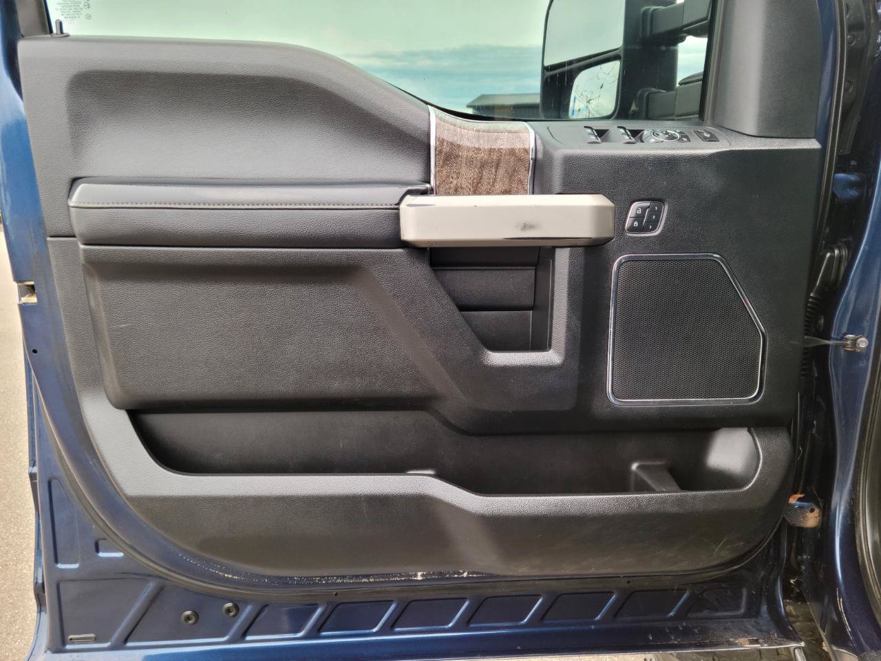 Used 2017 Ford F250 Lariat w/ Chrome Package AWD/4WD image 8
