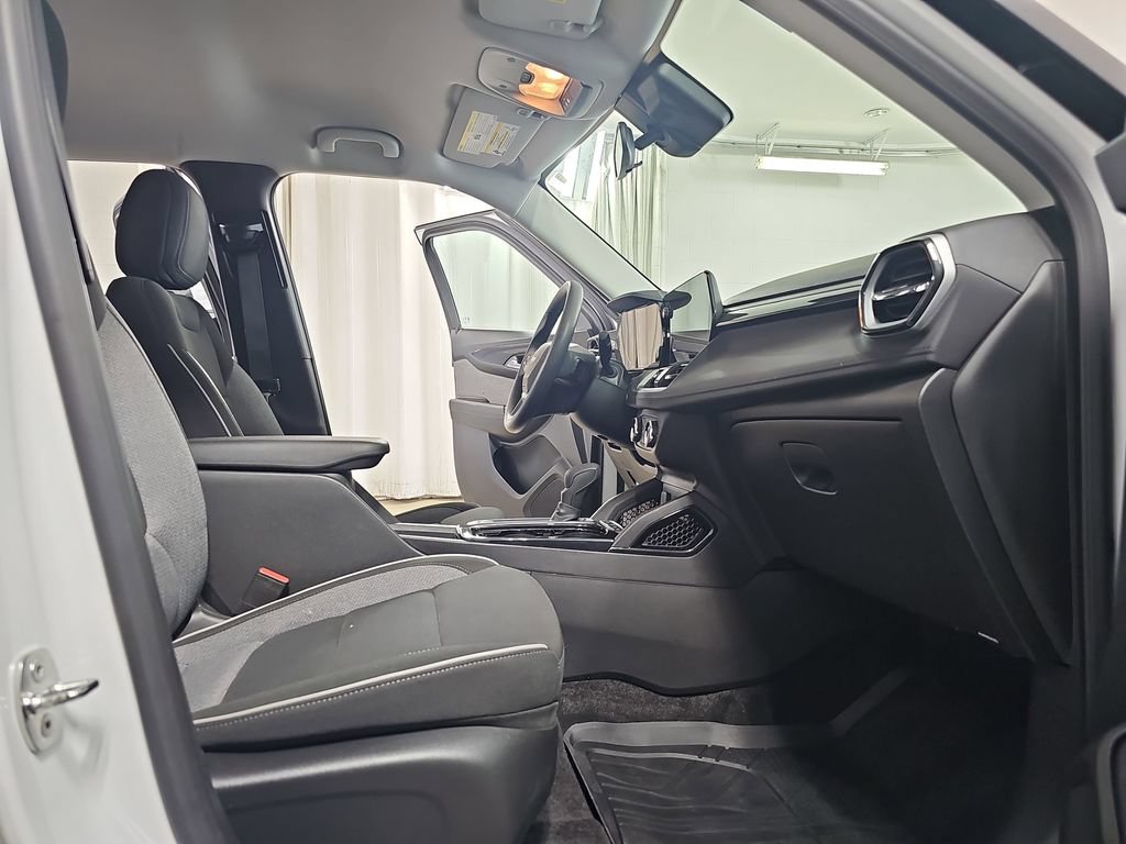 Certified 2024 Chevrolet TrailBlazer LS w/ LS Convenience Package FWD image 13