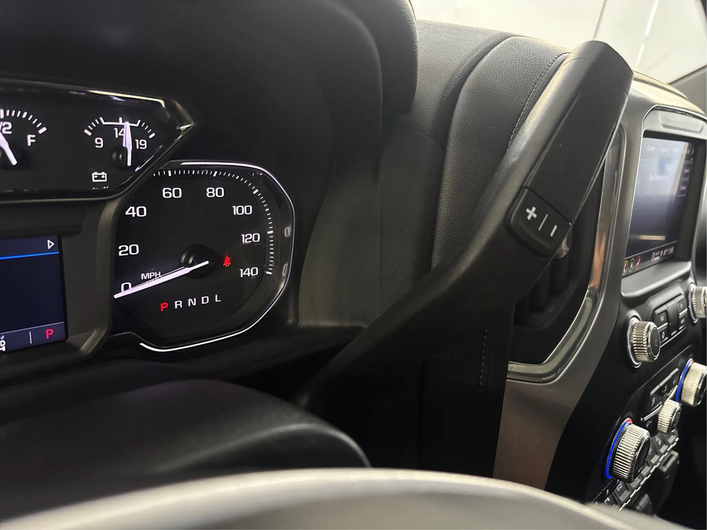 Used 2022 GMC Sierra 1500 SLT w/ SLT Premium Plus Package AWD/4WD image 46