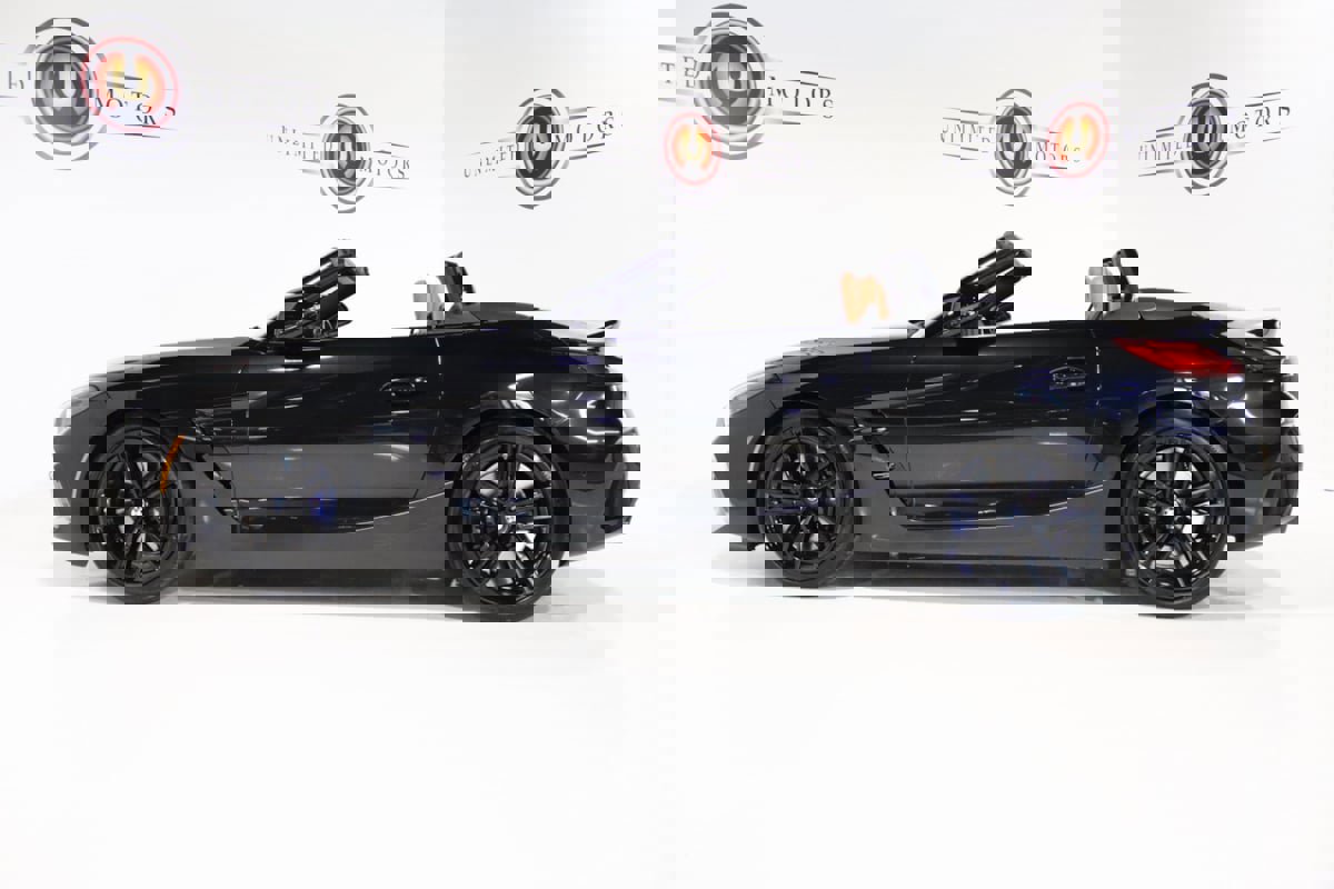 Used 2024 BMW Z4 M40i w/ Premium Package image 35