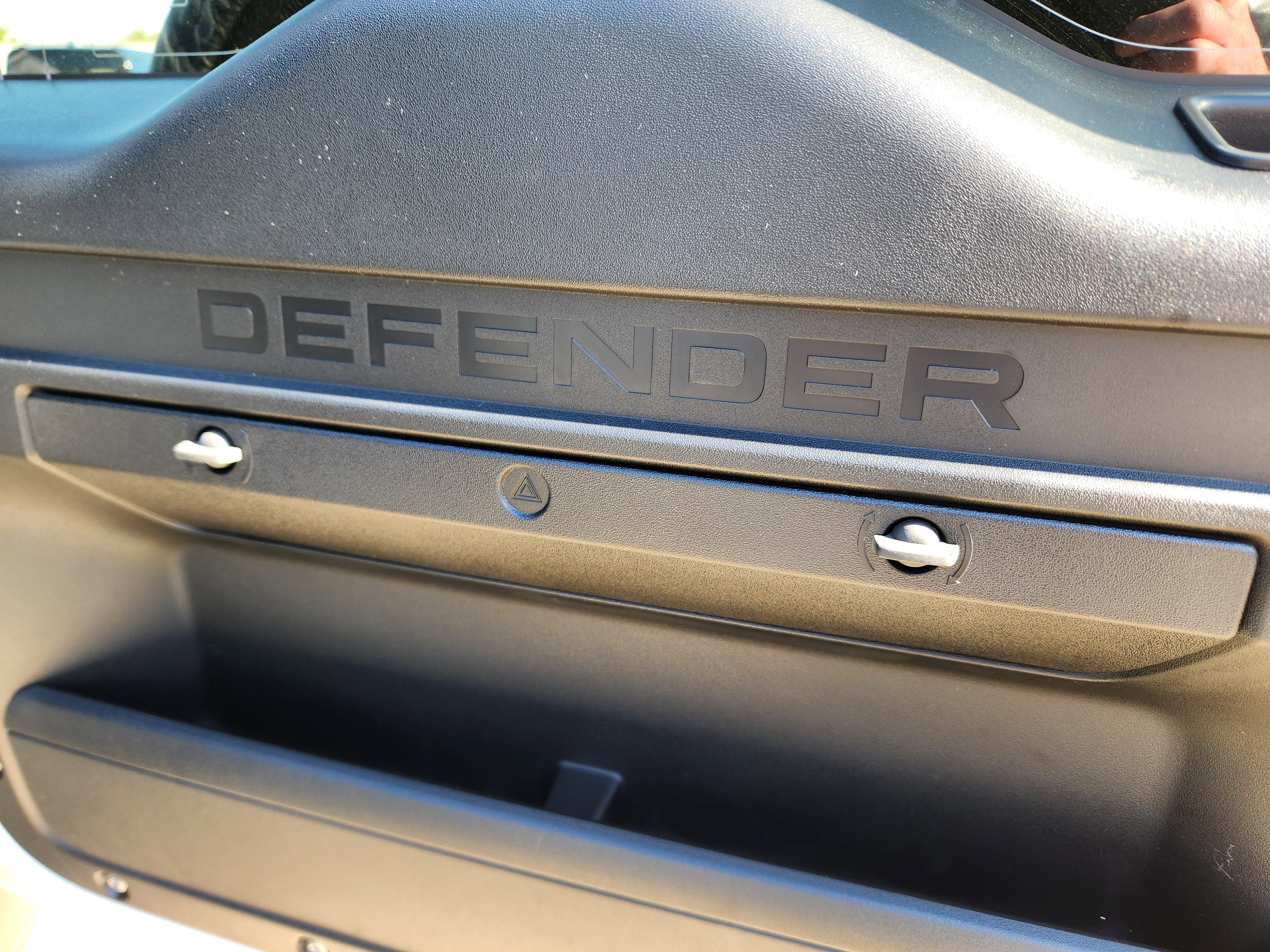 New 2026 Land Rover Defender 110 S image 32