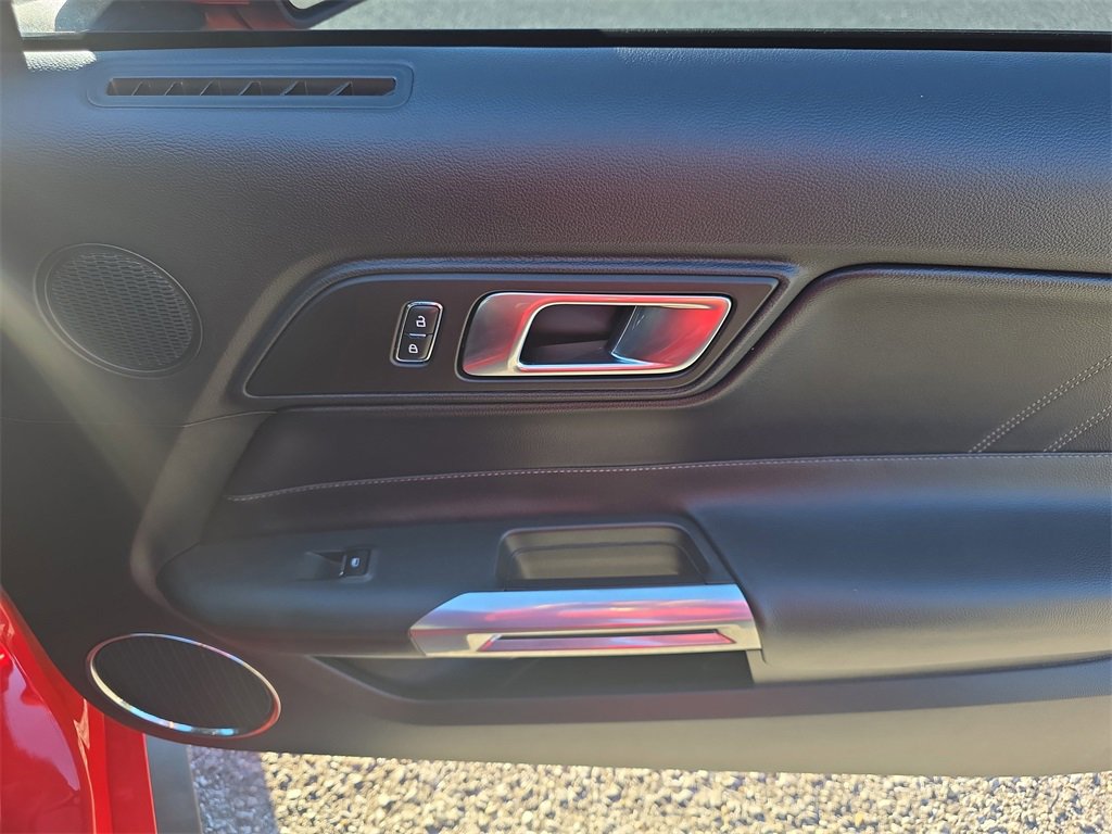 Used 2019 Ford Mustang GT Premium image 31