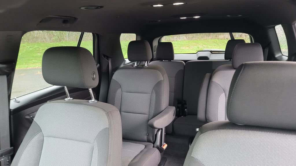 Used 2023 Chevrolet Traverse LT image 25
