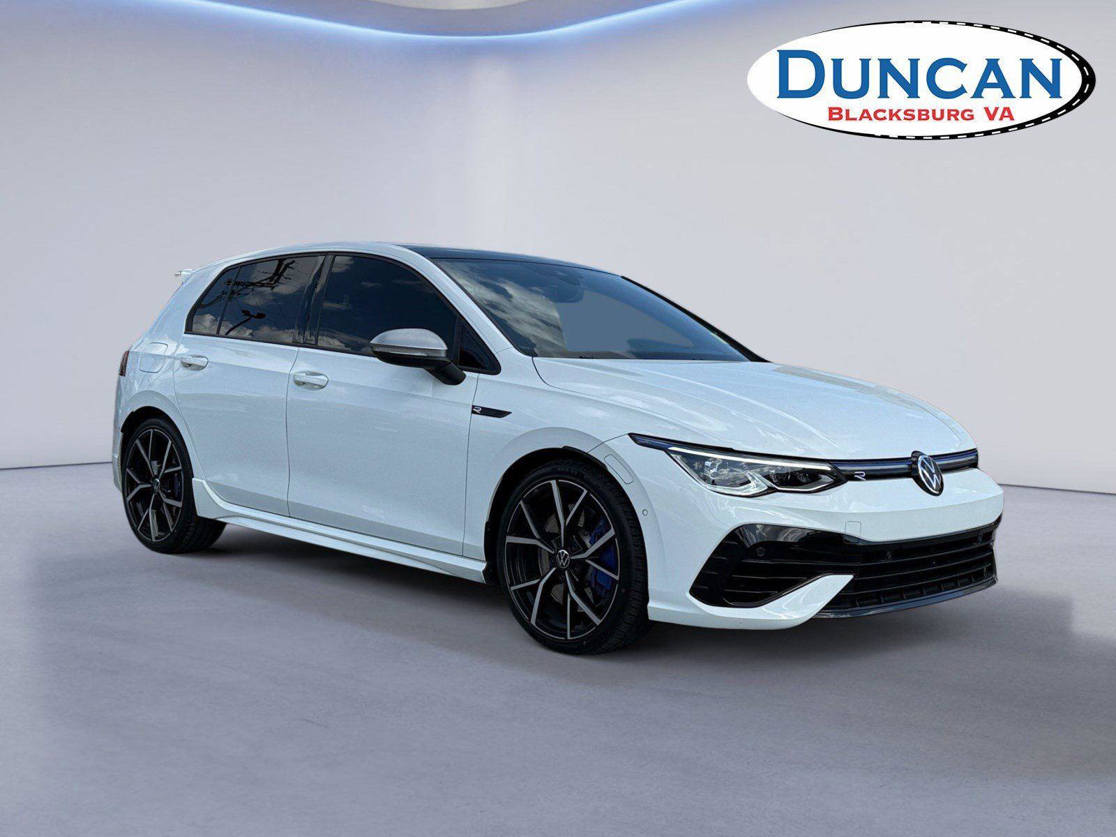 Used 2022 Volkswagen Golf R image 1