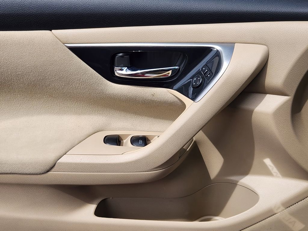 Used 2014 Nissan Altima 2.5 SV w/ Convenience Package image 15