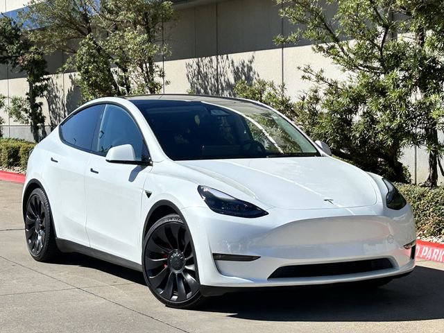 Used 2023 Tesla Model Y Performance image 2