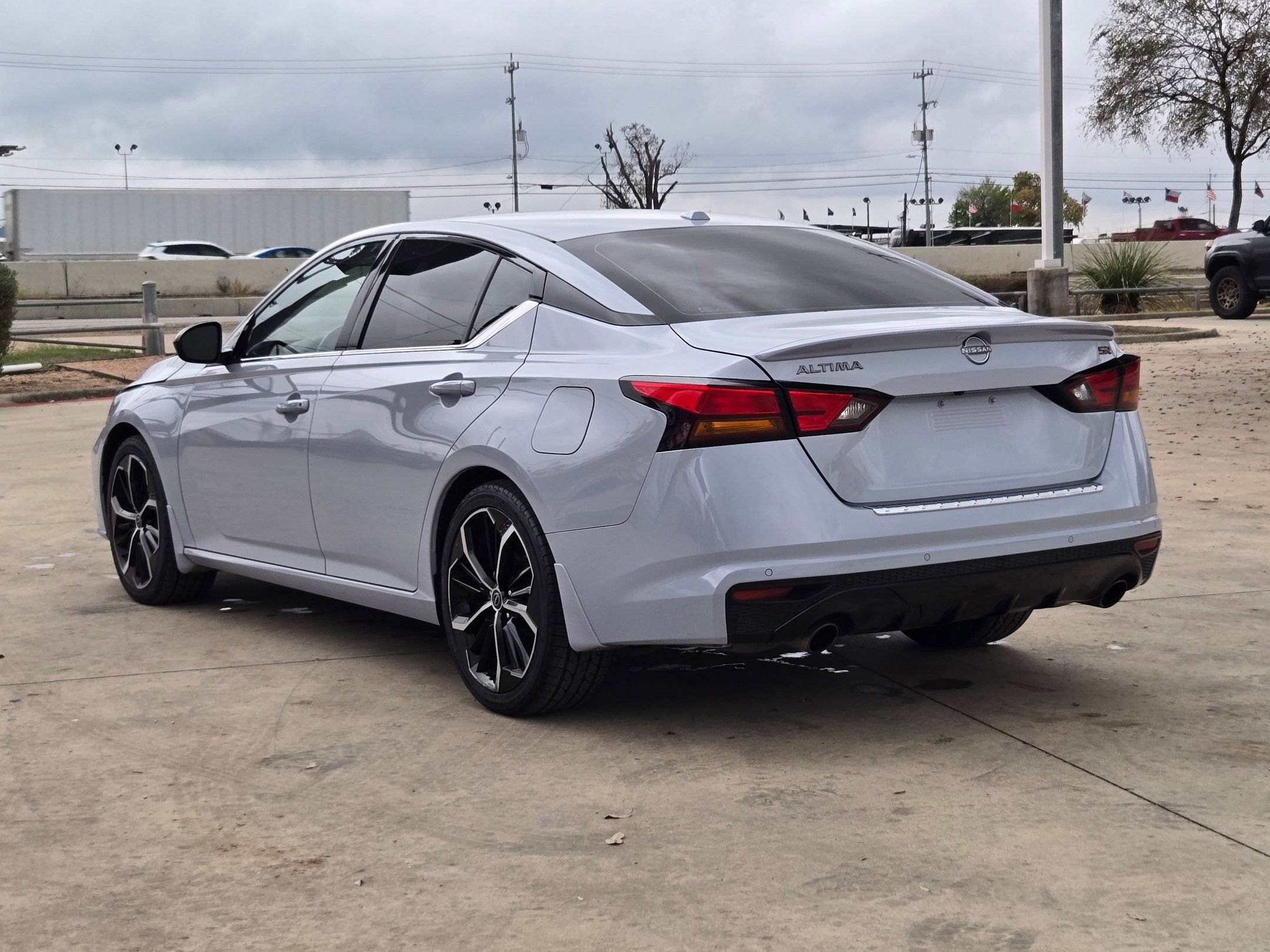 Used 2023 Nissan Altima 2.5 SR image 5