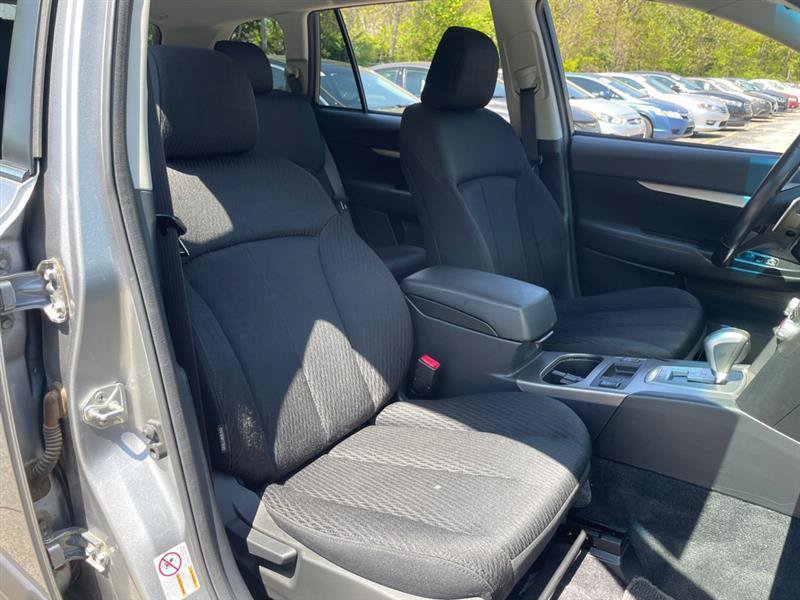 Used 2010 Subaru Outback 2.5i Premium AWD/4WD image 12