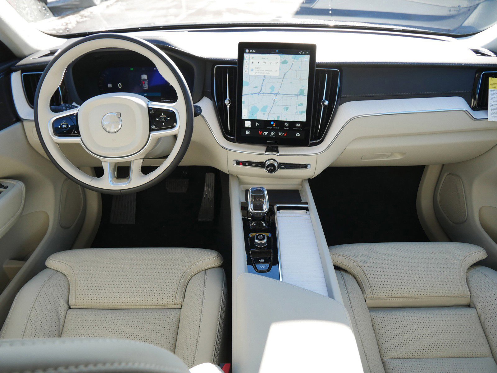 New 2026 Volvo XC60 T8 Ultra w/ Protection Package Premier image 7