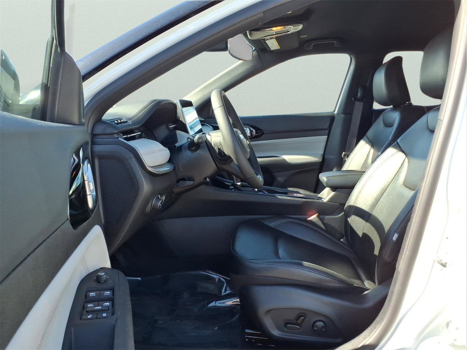 Used 2025 Jeep Compass Limited AWD/4WD image 15
