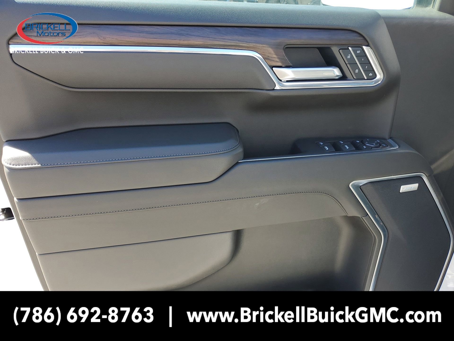 New 2025 GMC Sierra 1500 SLT w/ SLT Convenience Package image 16