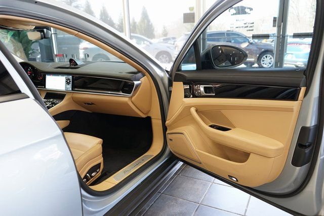 Used 2019 Porsche Panamera 4 image 47