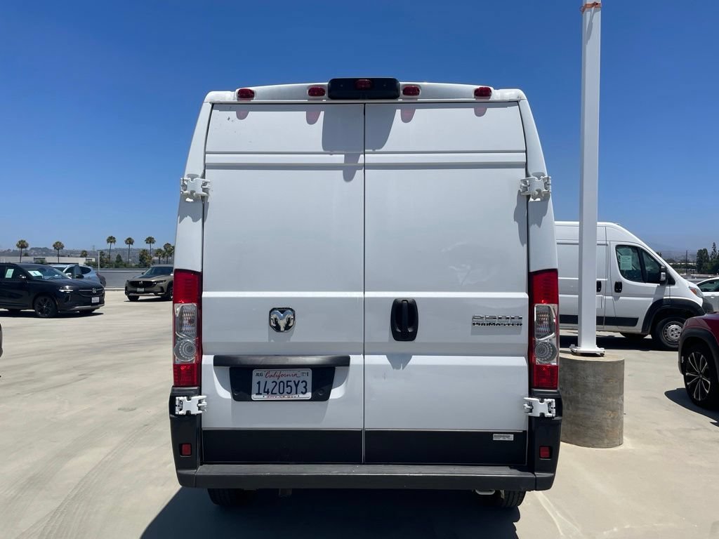 Used 2024 RAM ProMaster 2500 w/ Convenience Group FWD image 3