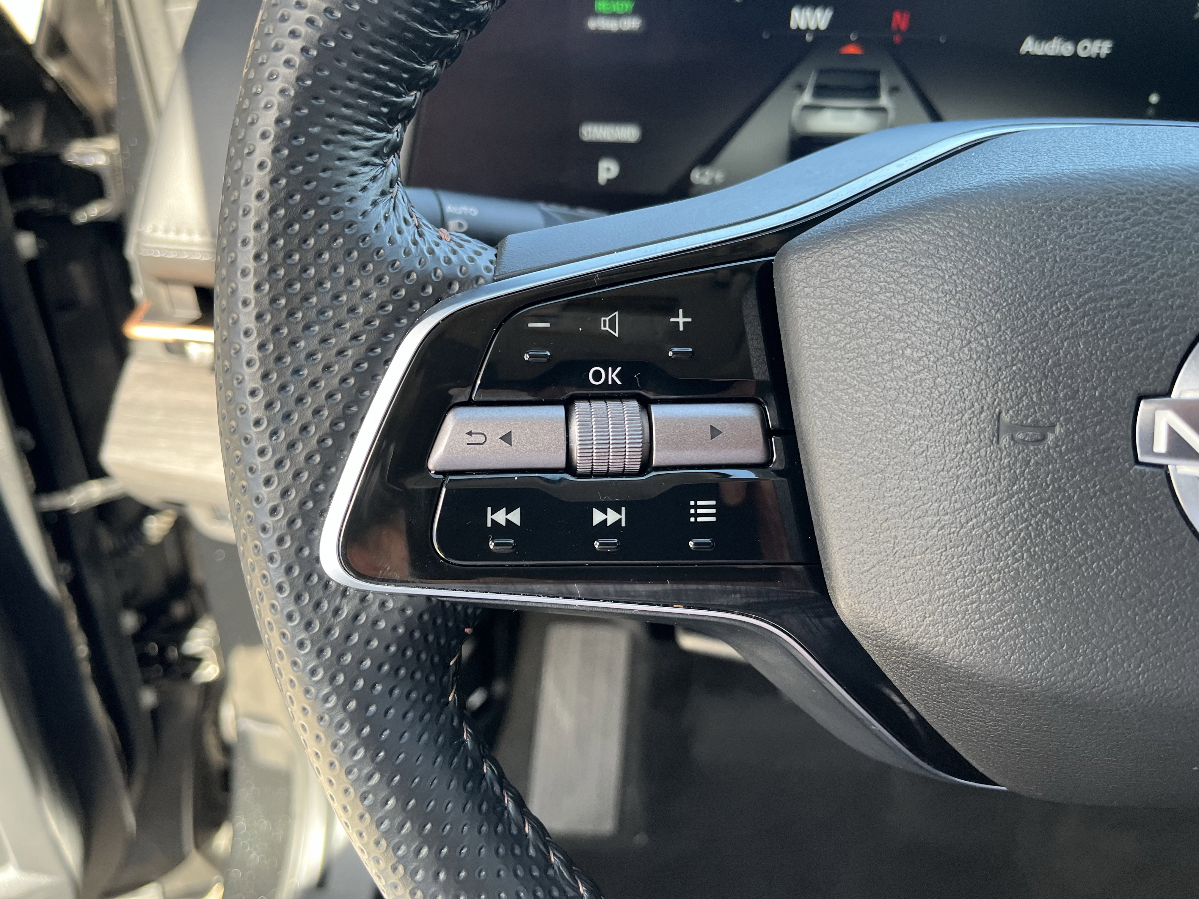 Certified 2025 Nissan Ariya AWD image 19