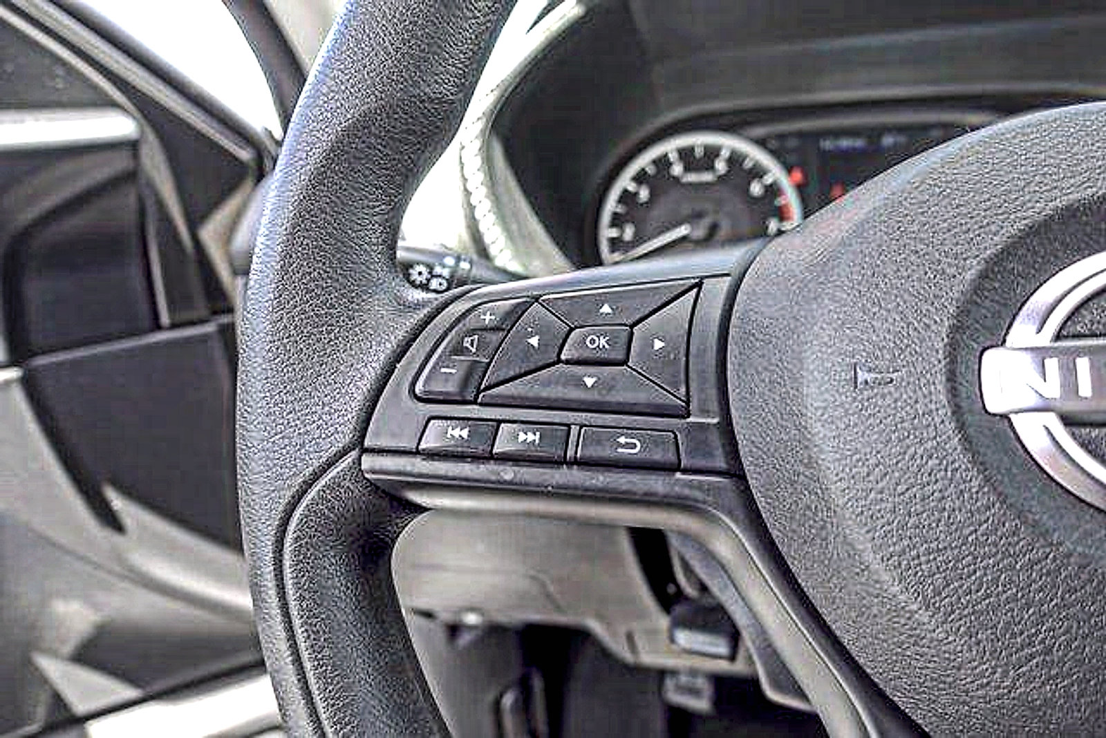 Used 2024 Nissan Sentra S FWD image 14