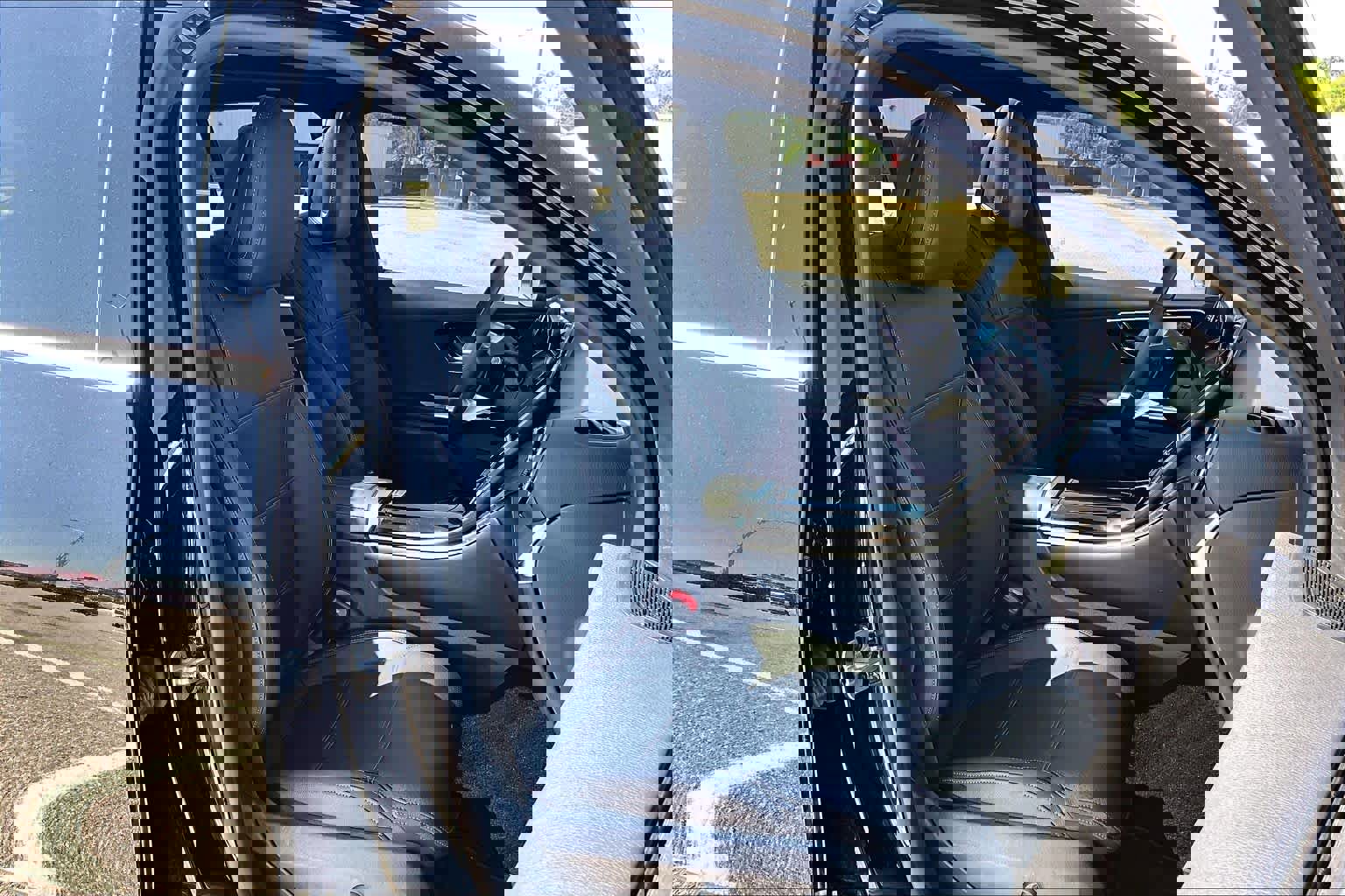 Used 2025 Mercedes-Benz GLC 300 image 9