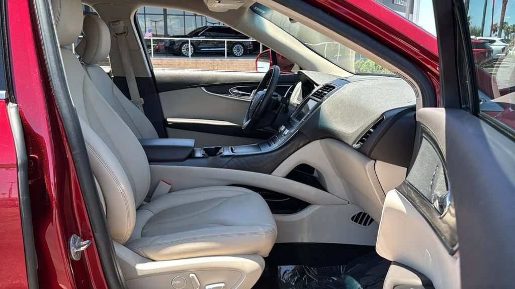 Used 2019 Lincoln Nautilus Select FWD image 24