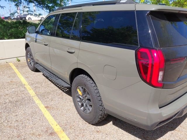 Used 2025 Ford Expedition Tremor AWD/4WD image 3